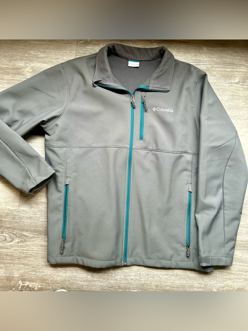 Columbia Men's Ascender Softshell Gray Jacket with Teal Zippers Size XL